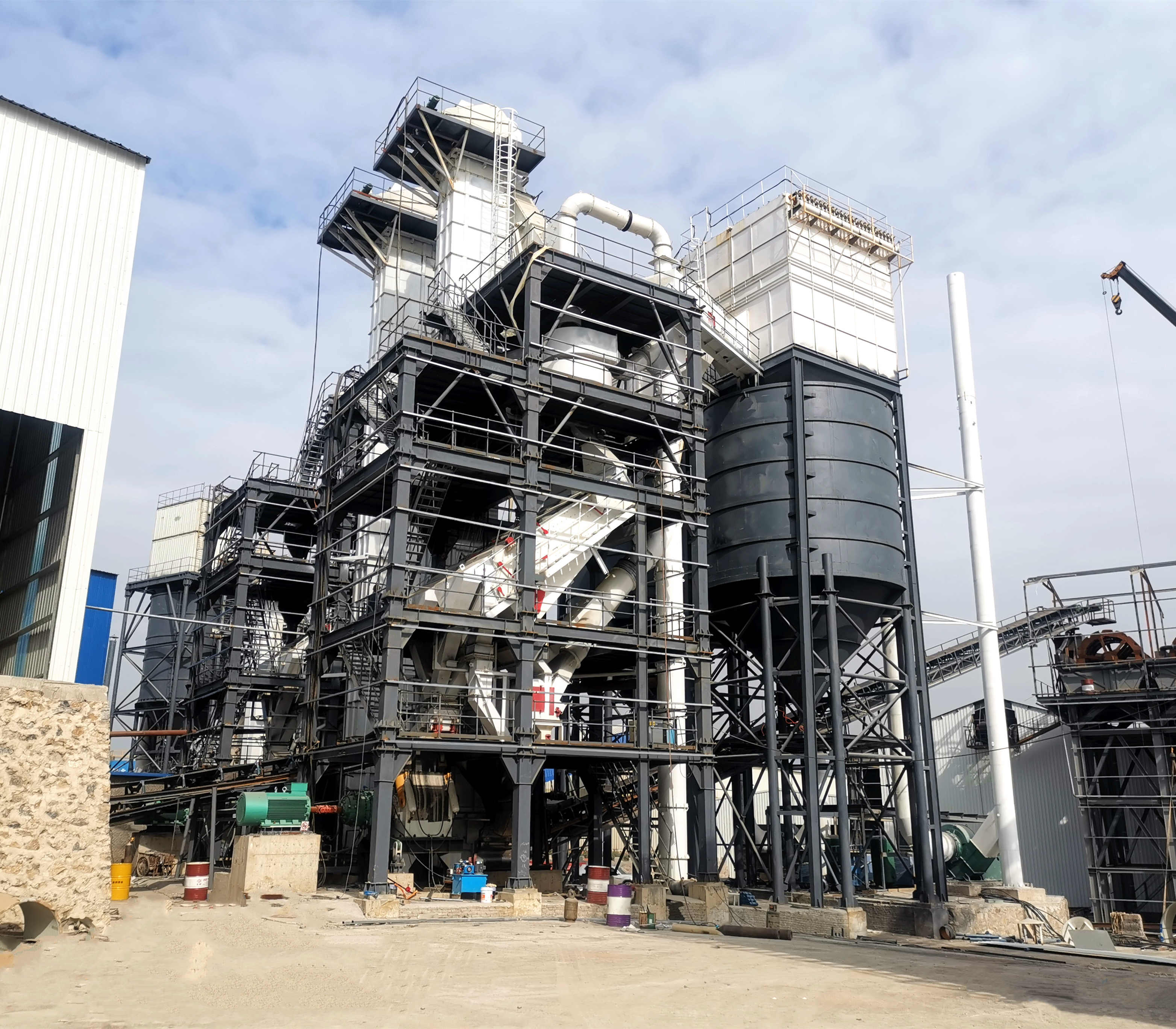 塔樓式制砂生產(chǎn)線（制砂樓），實(shí)現(xiàn)生產(chǎn)空間的最大化利用