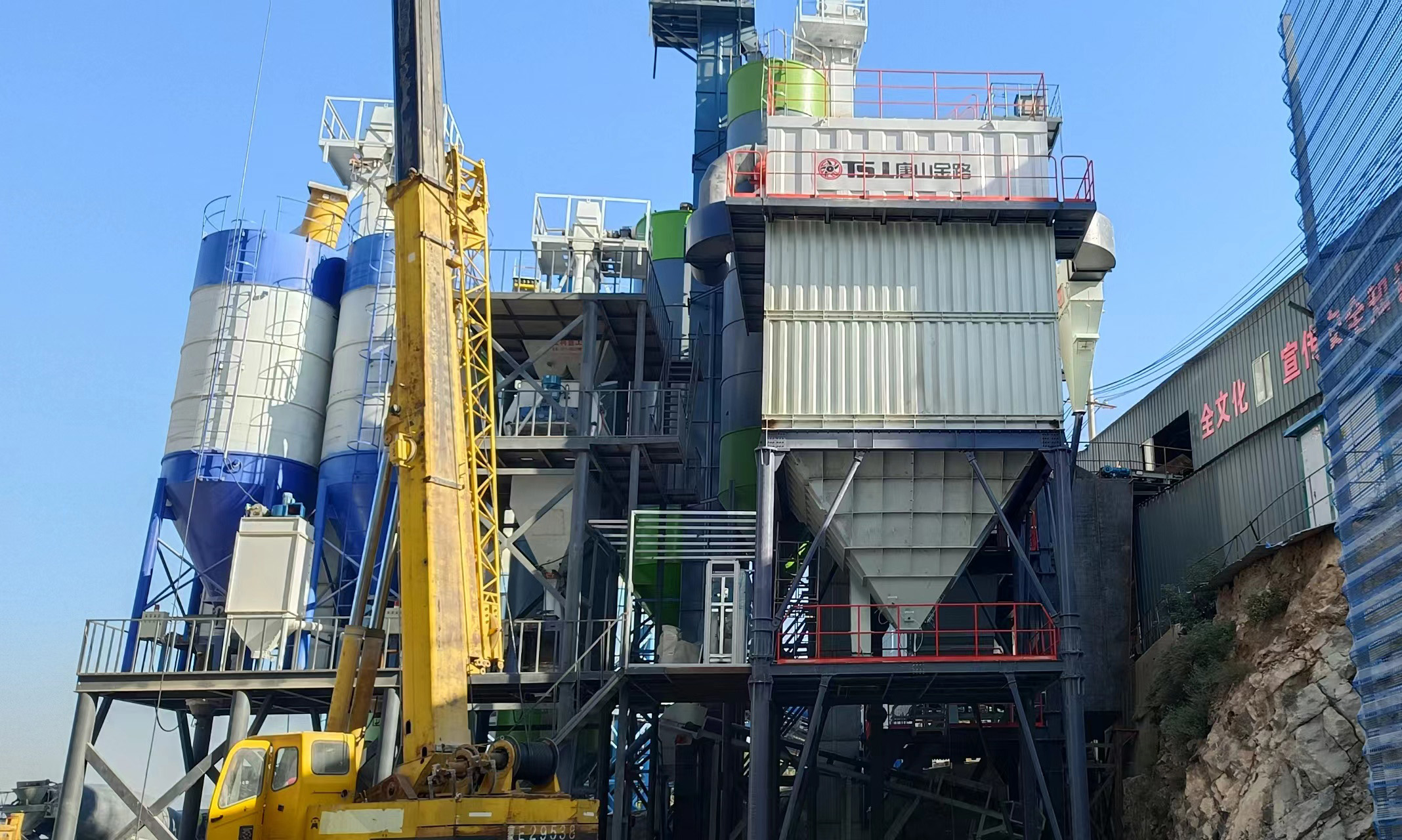制砂生產(chǎn)線如何配置？推薦環(huán)保達標砂子品質(zhì)好的制砂樓！
